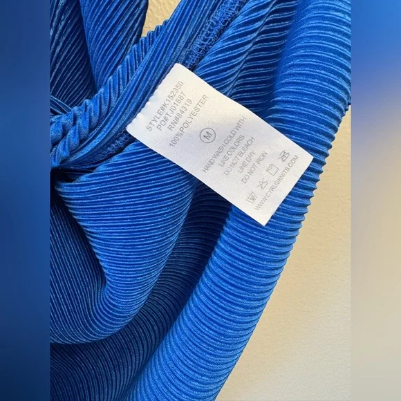 Cyrus Blue Ribbed Sleeveless Button-Front Blouse - Picture 4 of 5